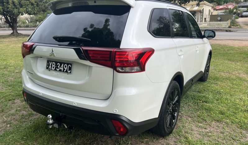 ZL Outlander Black Edition 5DR Wagon 2.4L 4 Cyl CVT full