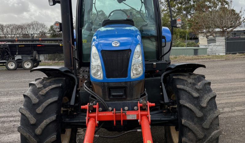 NEW HOLLAND T6020 TRACTOR full