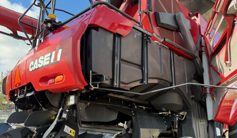 CASE IH 8240 AXIAL FLOW COMBINE HARVESTER full