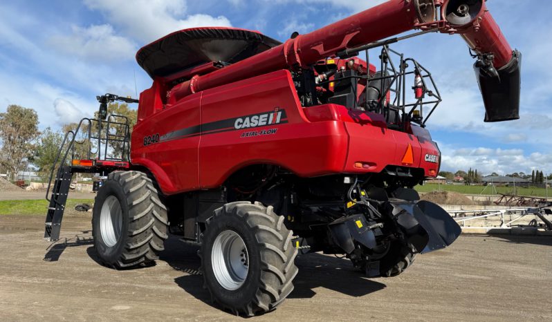 CASE IH 8240 AXIAL FLOW COMBINE HARVESTER full