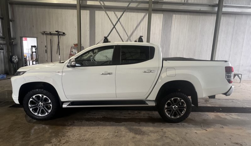 MR Triton GLX-R 4DR Double Cab 4×4 2.4L 4 Cyl Turbo Diesel 6 full