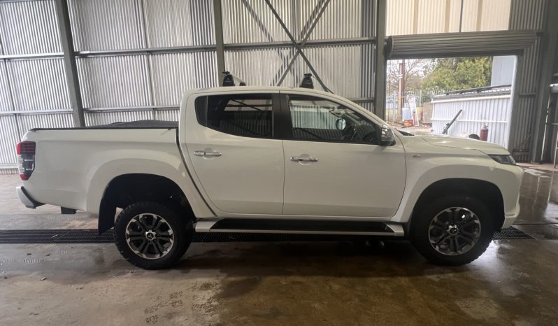 MR Triton GLX-R 4DR Double Cab 4×4 2.4L 4 Cyl Turbo Diesel 6 full