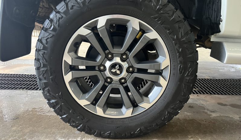 MR Triton GLX-R 4DR Double Cab 4×4 2.4L 4 Cyl Turbo Diesel 6 full