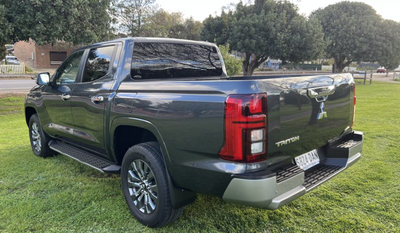 MV Triton GLS 2.4L D 6A/T 4X4 DC PU full