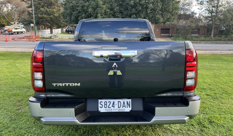 MV Triton GLS 2.4L D 6A/T 4X4 DC PU full