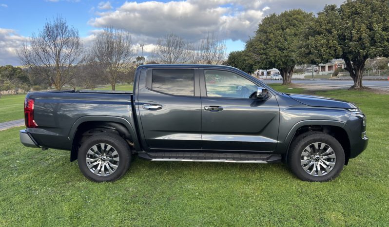 MV Triton GLS 2.4L D 6A/T 4X4 DC PU full