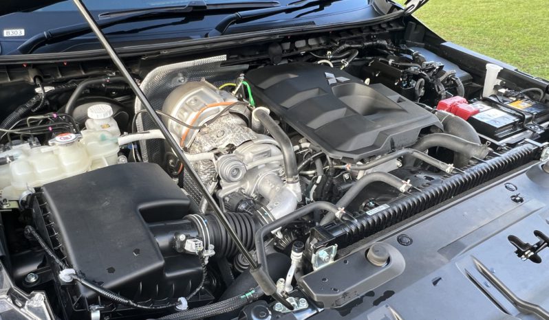 MV Triton GLS 2.4L D 6A/T 4X4 DC PU full