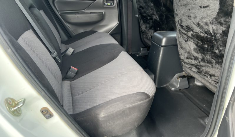 MITSUBISHI TRITON GLX+ DOUBLE CAB UTILITY full