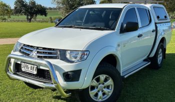 MN Triton GL-R 4WD Double Cab 2.5L CDI(HP) 5sp Manual full