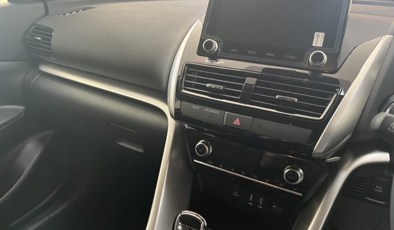 YB Eclipse Cross PHEV ASPIRE AWD Wagon full