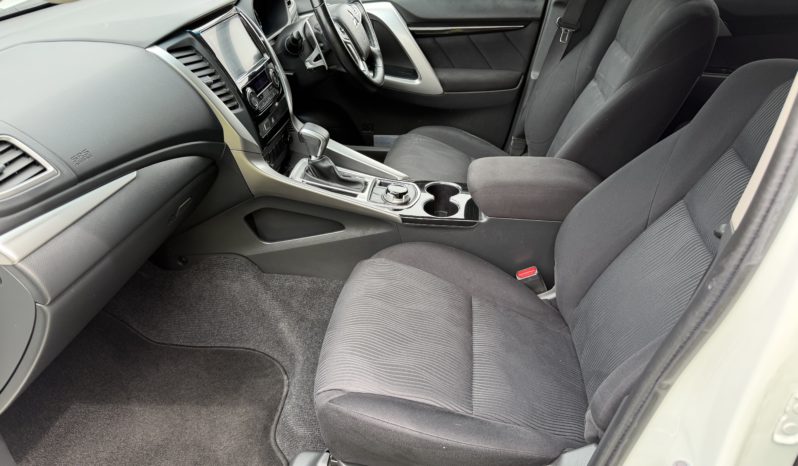 QE Pajero Sport GLX 5DR Wagon 4×4 2.4L 4 Cyl Diesel 8sp Auto full