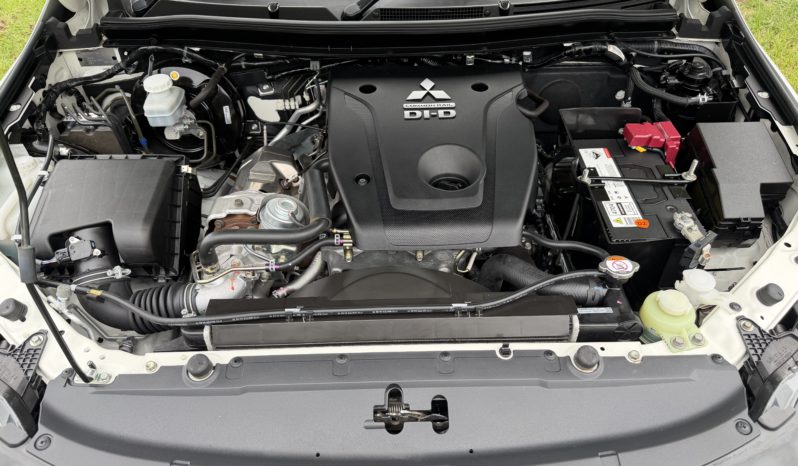 QE Pajero Sport GLX 5DR Wagon 4×4 2.4L 4 Cyl Diesel 8sp Auto full