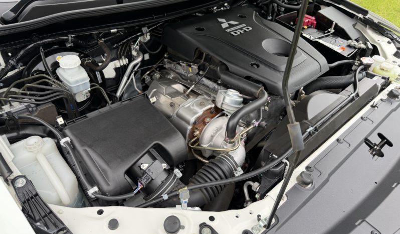 QE Pajero Sport GLX 5DR Wagon 4×4 2.4L 4 Cyl Diesel 8sp Auto full