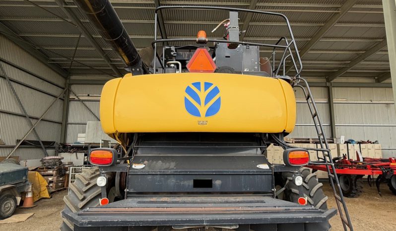 NEW HOLLAND CR9070 & CASE IH 3152 40′ DRAPER full