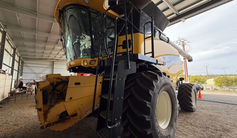 NEW HOLLAND CR9070 & CASE IH 3152 40′ DRAPER full