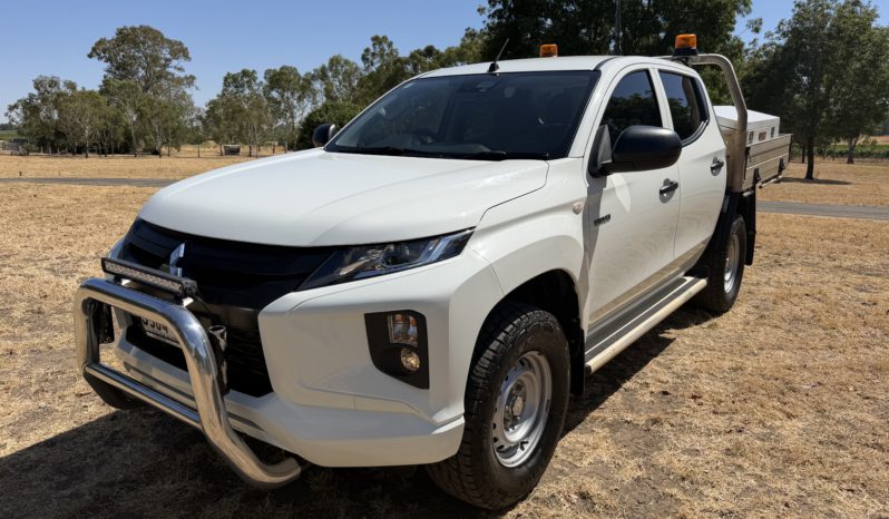 MITSUBISHI TRITON GLX DOUBLE CAB CHASSIS full