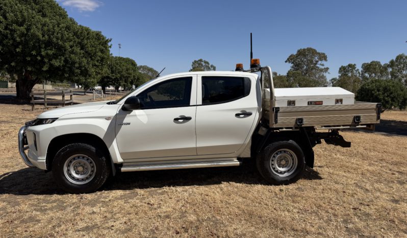 MITSUBISHI TRITON GLX DOUBLE CAB CHASSIS full
