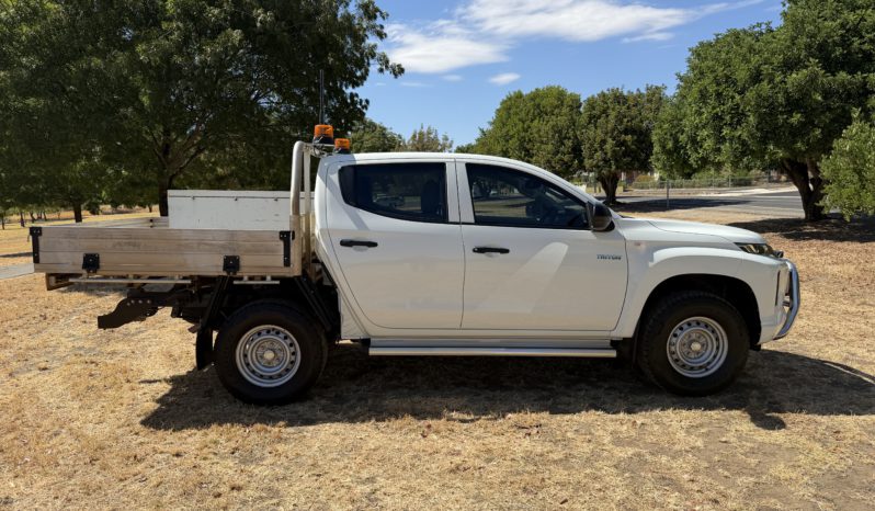 MITSUBISHI TRITON GLX DOUBLE CAB CHASSIS full