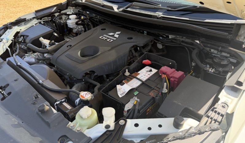 MITSUBISHI TRITON GLX DOUBLE CAB CHASSIS full