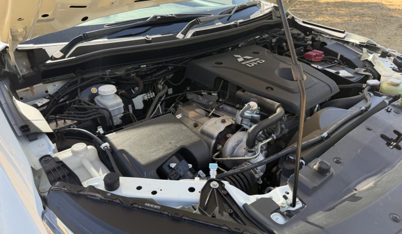 MITSUBISHI TRITON GLX DOUBLE CAB CHASSIS full