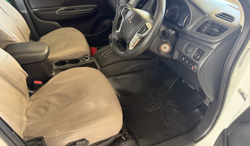 MITSUBISHI TRITON GLX DOUBLE CAB CHASSIS full