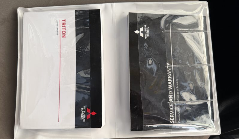 MITSUBISHI TRITON GLX DOUBLE CAB CHASSIS full