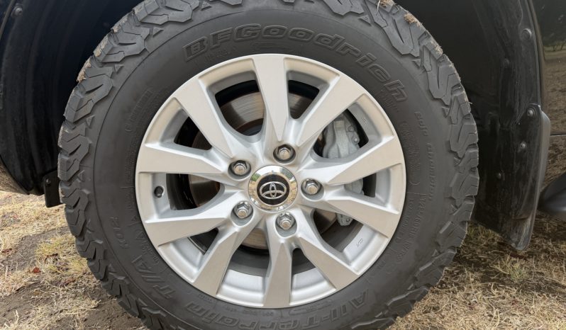 TOYOTA LANDCRUISER 200 SERIES VX WAGON 7ST WAGON full