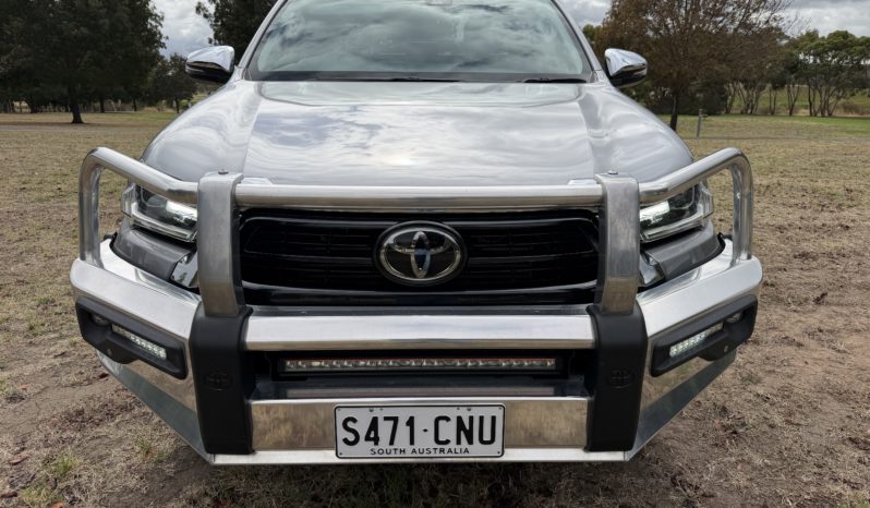 TOYOTA HILUX SR5 2.8L 6SPD AUTO DUAL CAB UTILITY full