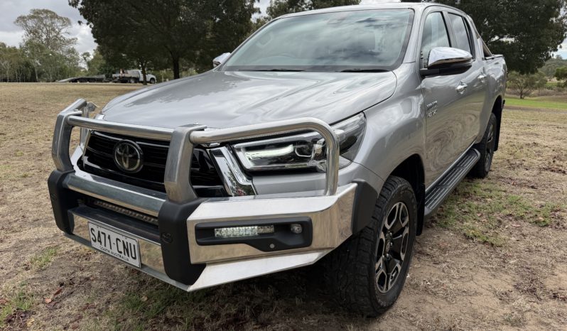 TOYOTA HILUX SR5 2.8L 6SPD AUTO DUAL CAB UTILITY full