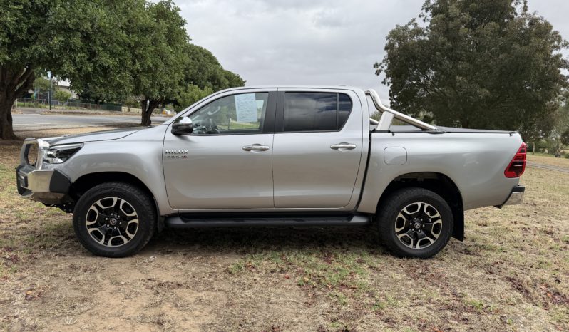 TOYOTA HILUX SR5 2.8L 6SPD AUTO DUAL CAB UTILITY full