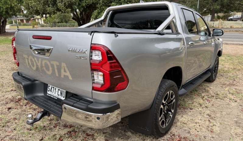 TOYOTA HILUX SR5 2.8L 6SPD AUTO DUAL CAB UTILITY full