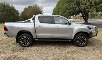 TOYOTA HILUX SR5 2.8L 6SPD AUTO DUAL CAB UTILITY full