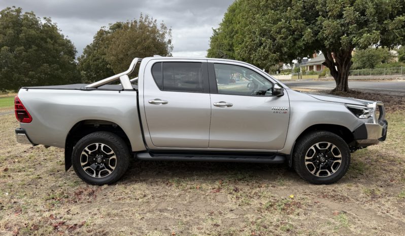 TOYOTA HILUX SR5 2.8L 6SPD AUTO DUAL CAB UTILITY full