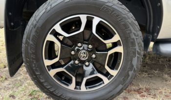 TOYOTA HILUX SR5 2.8L 6SPD AUTO DUAL CAB UTILITY full