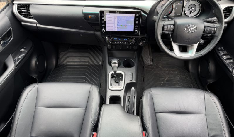 TOYOTA HILUX SR5 2.8L 6SPD AUTO DUAL CAB UTILITY full
