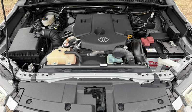 TOYOTA HILUX SR5 2.8L 6SPD AUTO DUAL CAB UTILITY full