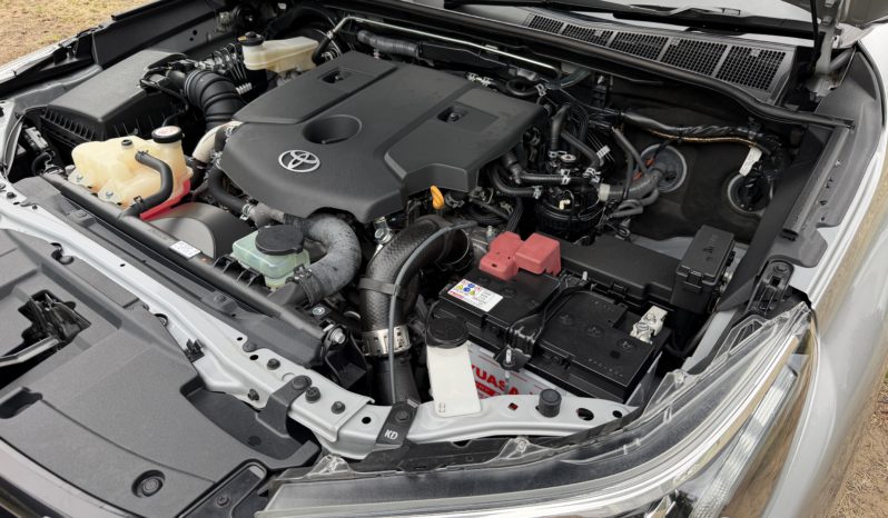 TOYOTA HILUX SR5 2.8L 6SPD AUTO DUAL CAB UTILITY full