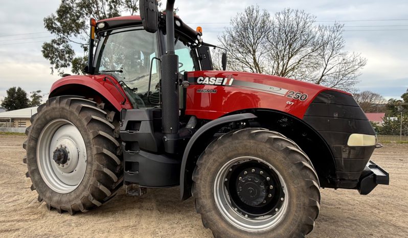 CASE IH MAGNUM 250 CVT TRACTOR full