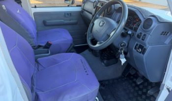 TOYOTA LANDCRUISER GXL full