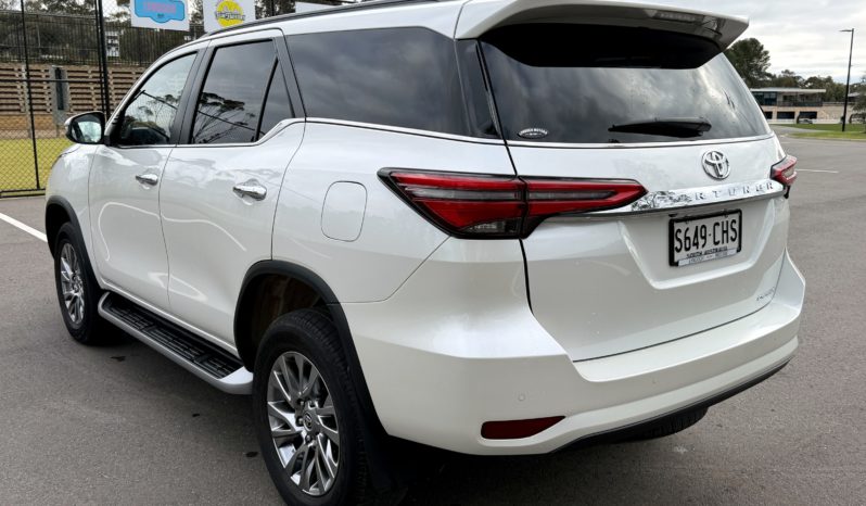 TOYOTA FORTUNER CRUSADE 2.8L 6SPD AUTO 7 SEAT WAGON full