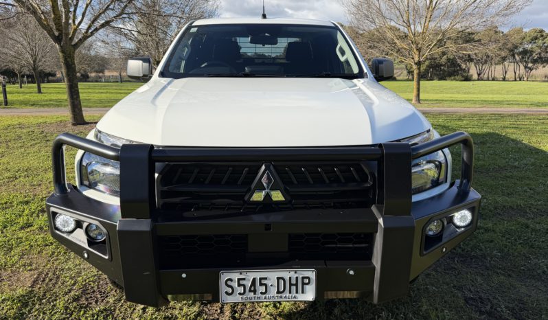 MITSUBISHI 2025 Mitsubishi Triton MV MY25 GLX+ Cab Chassis Double Cab 4dr Spts Auto 6sp 4X4 1210kg 2.4DTT full