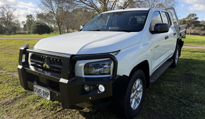 MITSUBISHI 2025 Mitsubishi Triton MV MY25 GLX+ Cab Chassis Double Cab 4dr Spts Auto 6sp 4X4 1210kg 2.4DTT full