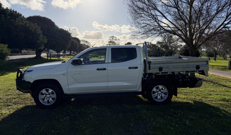 MITSUBISHI 2025 Mitsubishi Triton MV MY25 GLX+ Cab Chassis Double Cab 4dr Spts Auto 6sp 4X4 1210kg 2.4DTT full