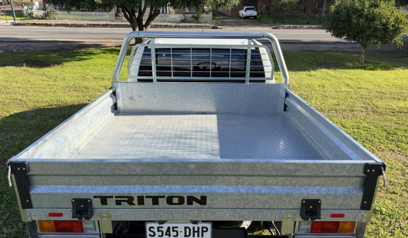 MITSUBISHI 2025 Mitsubishi Triton MV MY25 GLX+ Cab Chassis Double Cab 4dr Spts Auto 6sp 4X4 1210kg 2.4DTT full