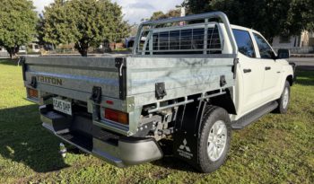 MITSUBISHI 2025 Mitsubishi Triton MV MY25 GLX+ Cab Chassis Double Cab 4dr Spts Auto 6sp 4X4 1210kg 2.4DTT full
