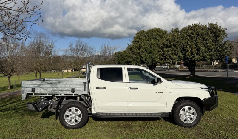 MITSUBISHI 2025 Mitsubishi Triton MV MY25 GLX+ Cab Chassis Double Cab 4dr Spts Auto 6sp 4X4 1210kg 2.4DTT full