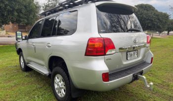 200 SERIES LANDCRUISER GXL full