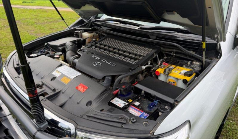 200 SERIES LANDCRUISER GXL full