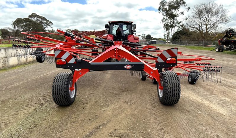 NEW KUHN GA8131 TWIN-ROTOR RAKE full