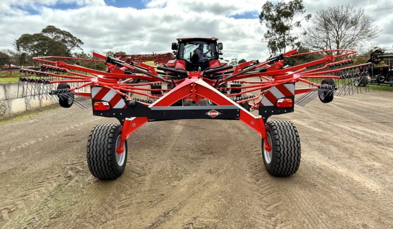 NEW KUHN GA8131 TWIN-ROTOR RAKE full